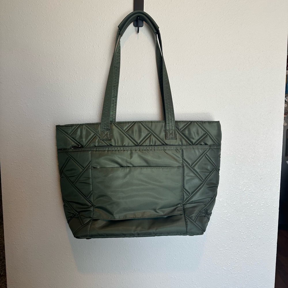 Lug Skyliner